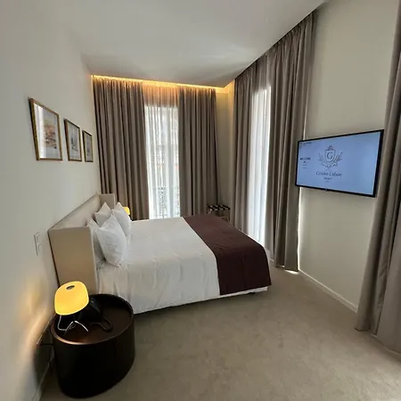 Golden Hotel