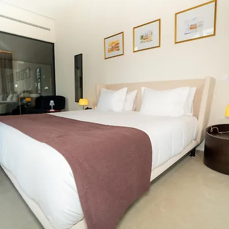 Golden Hotel